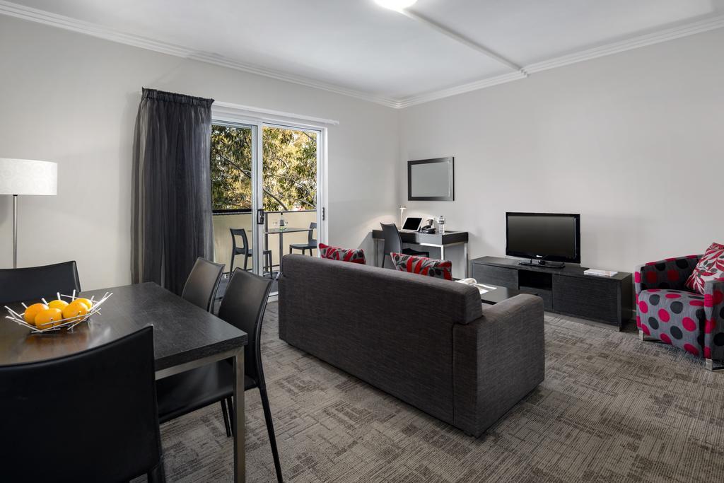 Quest Campbelltown Aparthotel Exterior foto