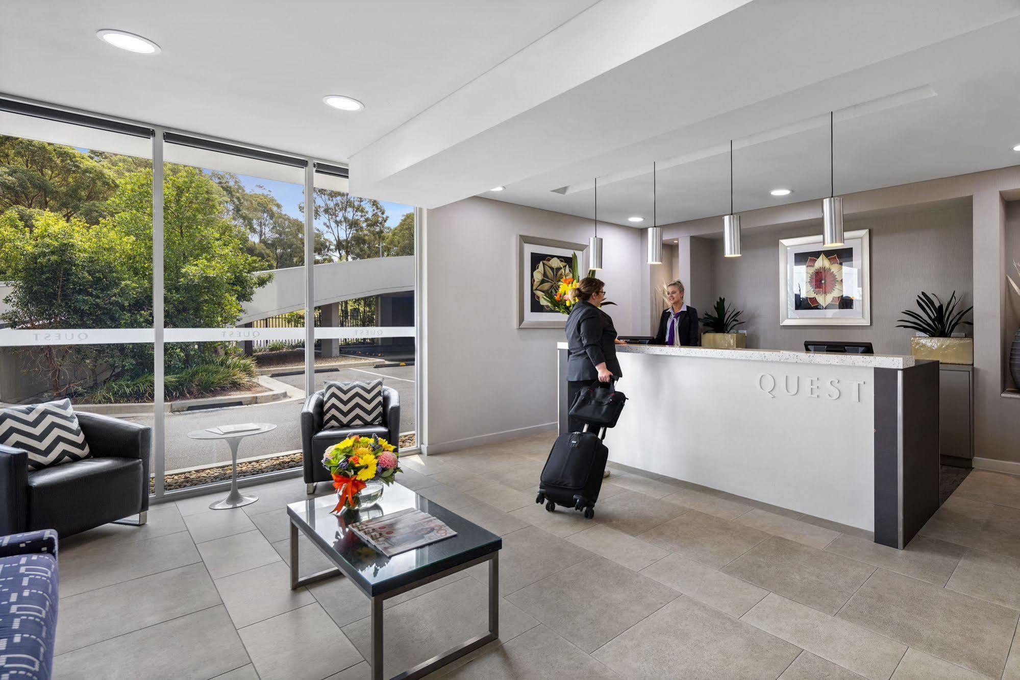 Quest Campbelltown Aparthotel Exterior foto